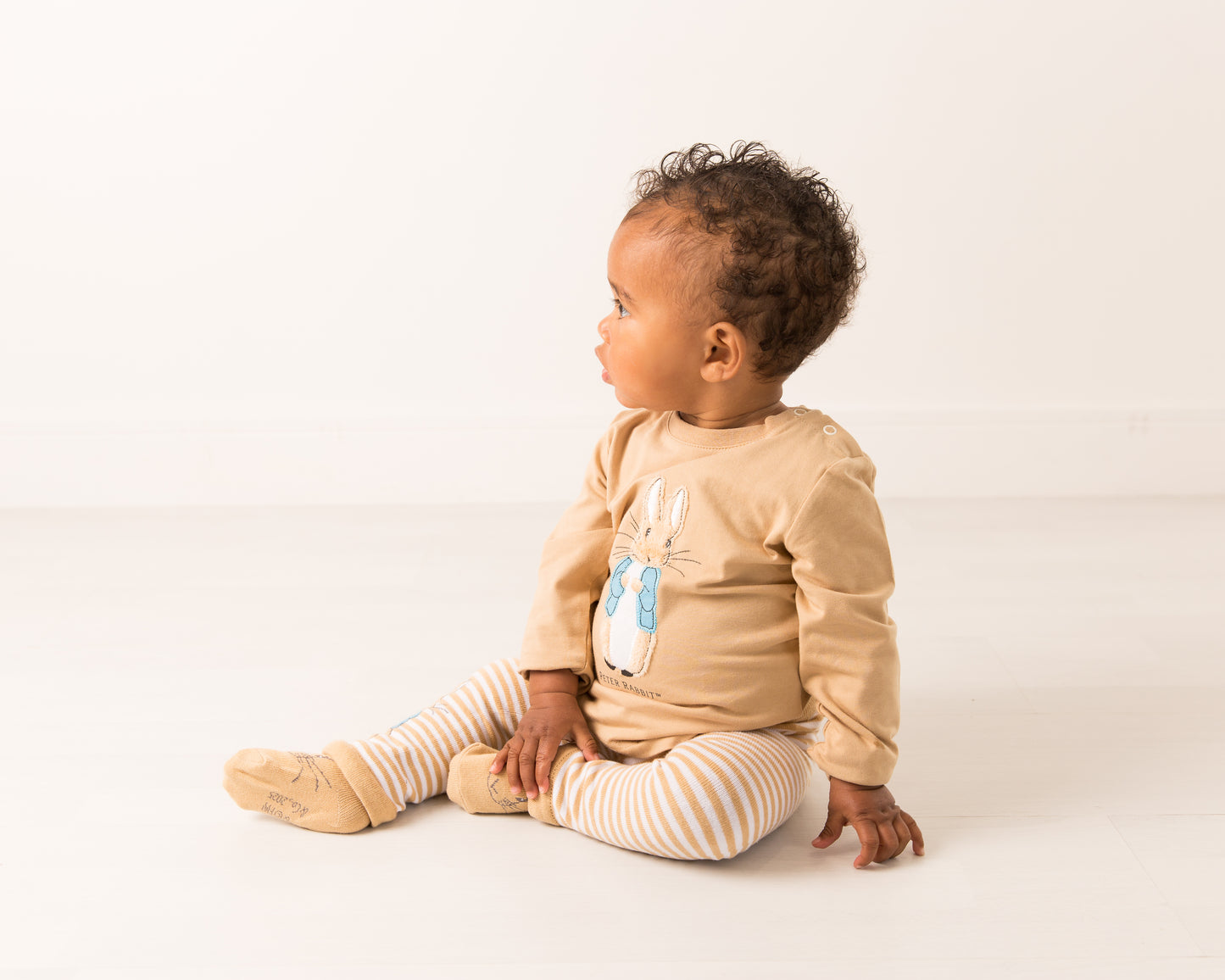 Peter Rabbit™ Neutral Top | Blade & Rose