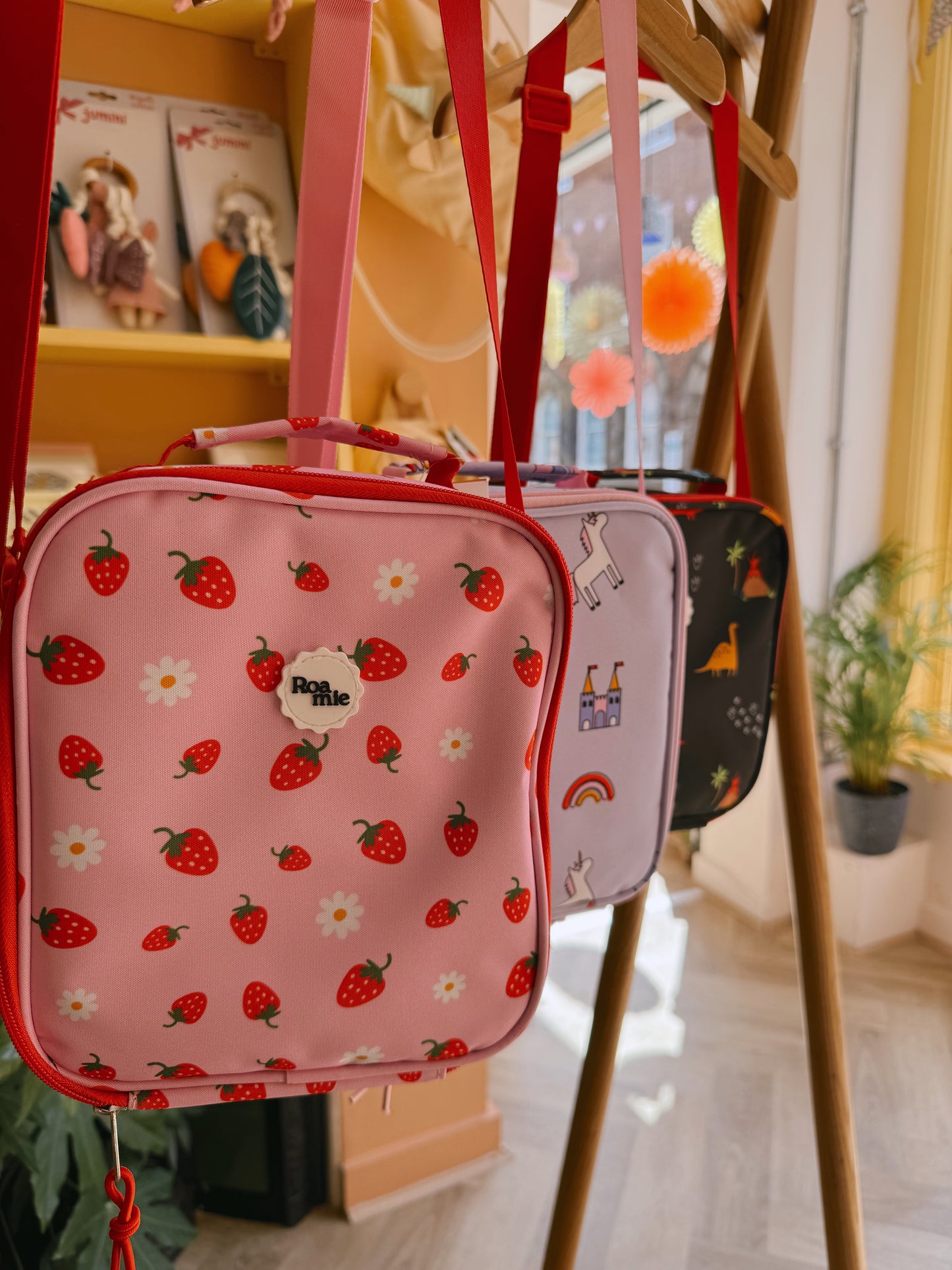Strawberry Lunch Bag | Roamie