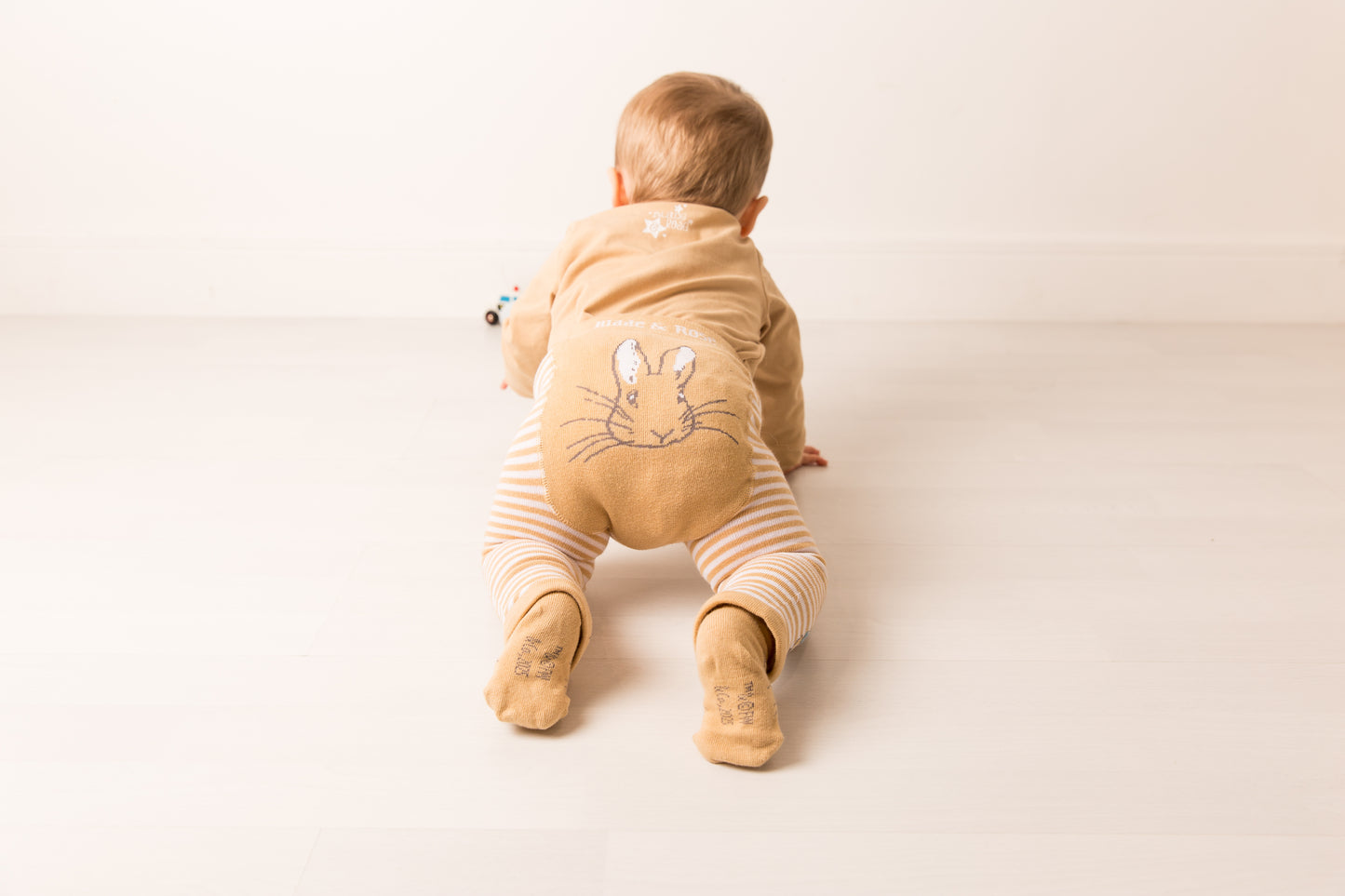 Peter Rabbit™ Neutral Leggings | Blade & Rose